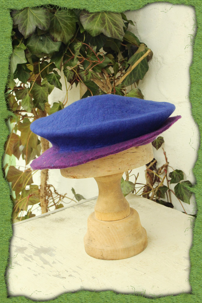 21-03-06-Barett-Blau-Violett